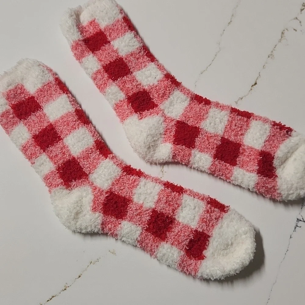 Cozy Gingham Plaid Fuzzy Travel Socks